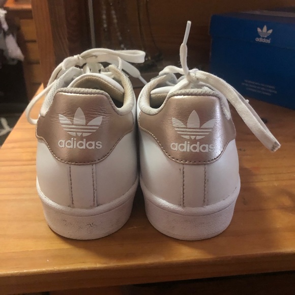 Adidas Superstars Gold Women’s - Picture 3 of 3